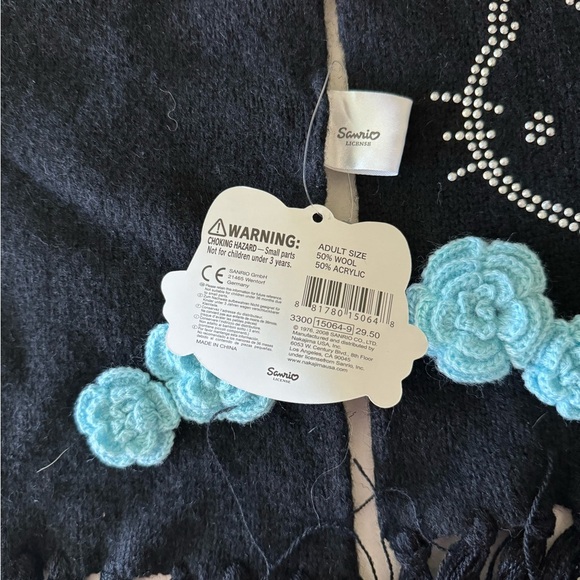 Hello kitty wool scarf - Picture 2 of 3